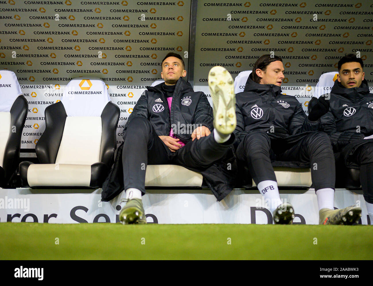 Torhüter Manuel Neuer (GER) ist auf der Bank sitzen, v Nadiem AMIRI (GER), Nico SCHULZ (GER) Fussball Laenderspiel, EURO Qualifikation, Gruppe C, Deutschland (GER) - Nordirland (NIR), am 19/11/2019 in Frankfurt/Deutschland. € | Nutzung weltweit Stockfoto