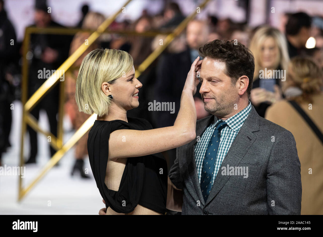 Curzon Mayfair, London, Großbritannien. Nov, 2019 20. Charlie's Angels UK Film Premiere, Director Elizabeth Banks mit Ehemann Max Handelman. Credit: Jeff Gilbert/Alamy leben Nachrichten Stockfoto