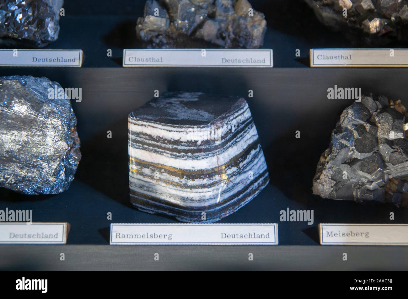 Sortiert Mineral Sammlung im Naturhistorischen Museum, Wien, Österreich fotografiert. Stockfoto