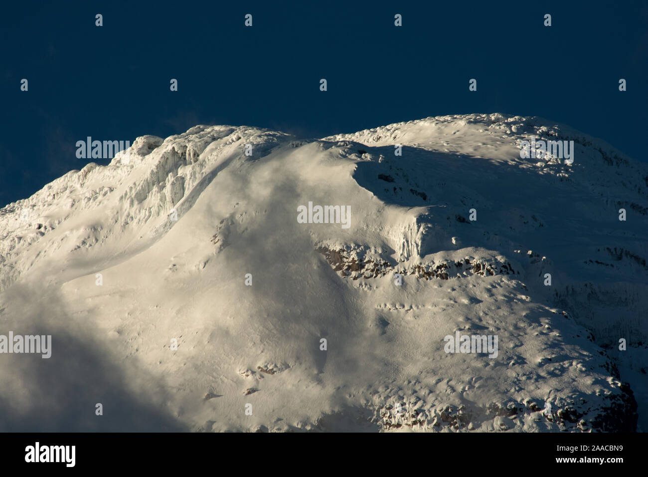 6263 Meter hohe, eisbedeckten Vulkan Chimborazo der höchste Berg in Ecuador. Stockfoto