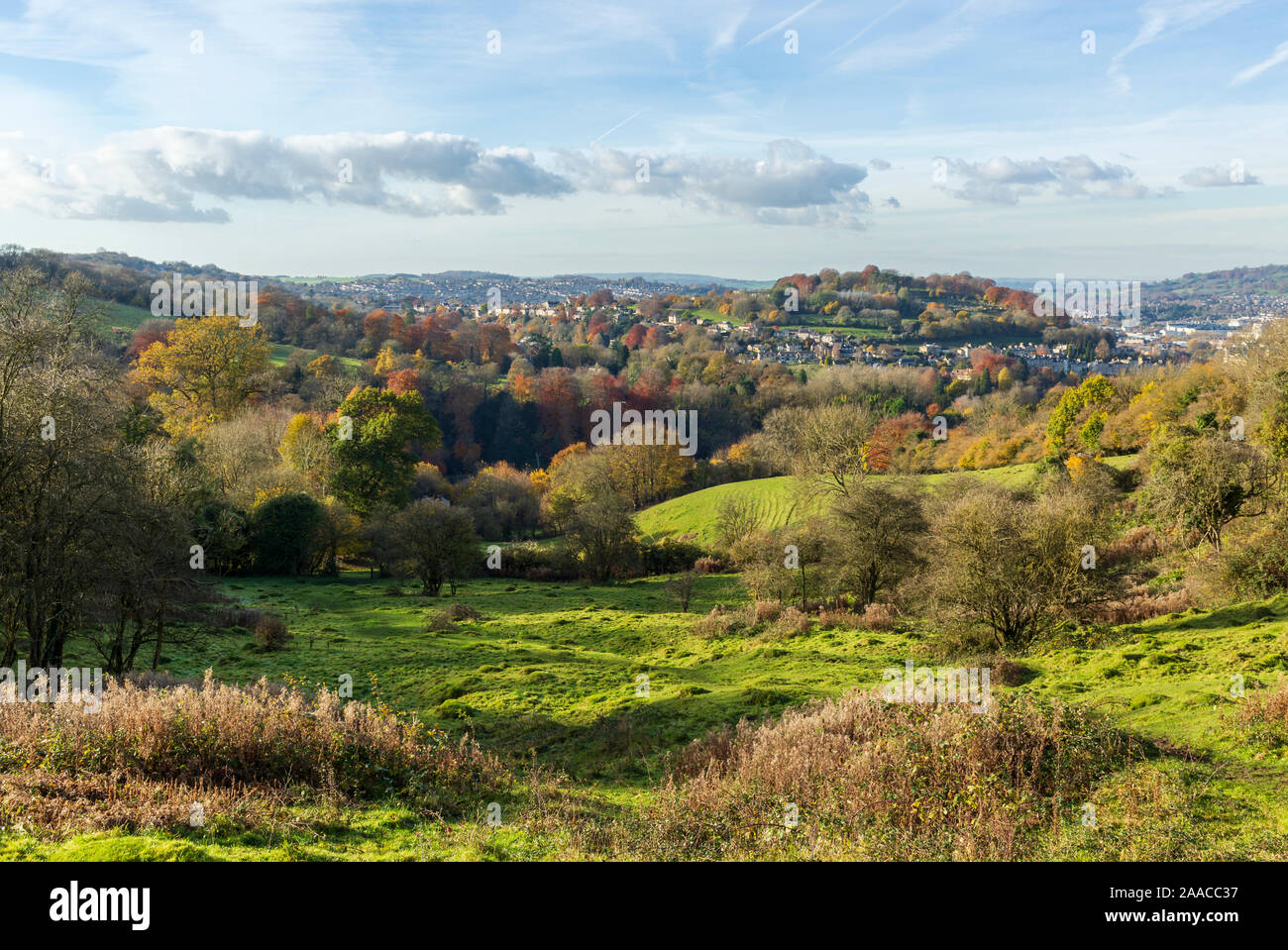 Herbst Blick auf die Landschaft rund um den englischen Stadt Bad aus der Skyline am Claverton Down Stockfoto