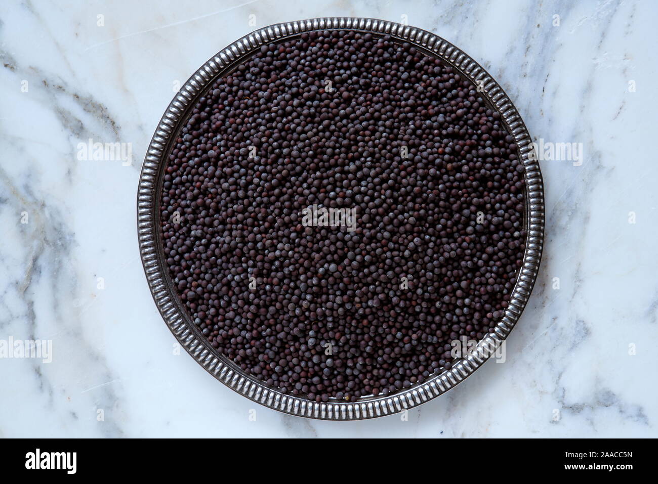 Schwarze Senfkörner, Sinapis Nigra, trockenen Samen, Indien, Asien Stockfoto