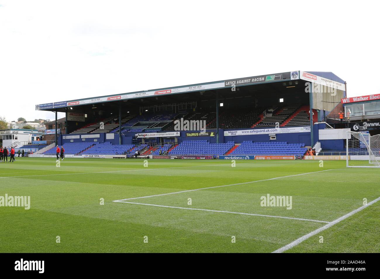 Oldham Athletic FC v Cheltenham Town FC am Boundary Park (Sky Bet Liga zwei - 5. Oktober 2019) - Boundary Park Bild von Antony Thompson - Thousan Stockfoto