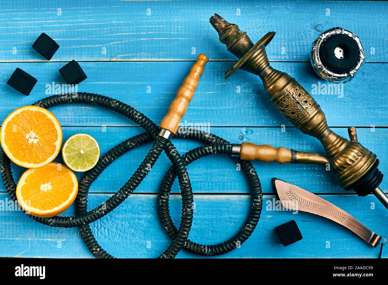 Shisha. Tabak mit Orangen und Limonen Geschmack. Ansicht von oben Stockfoto