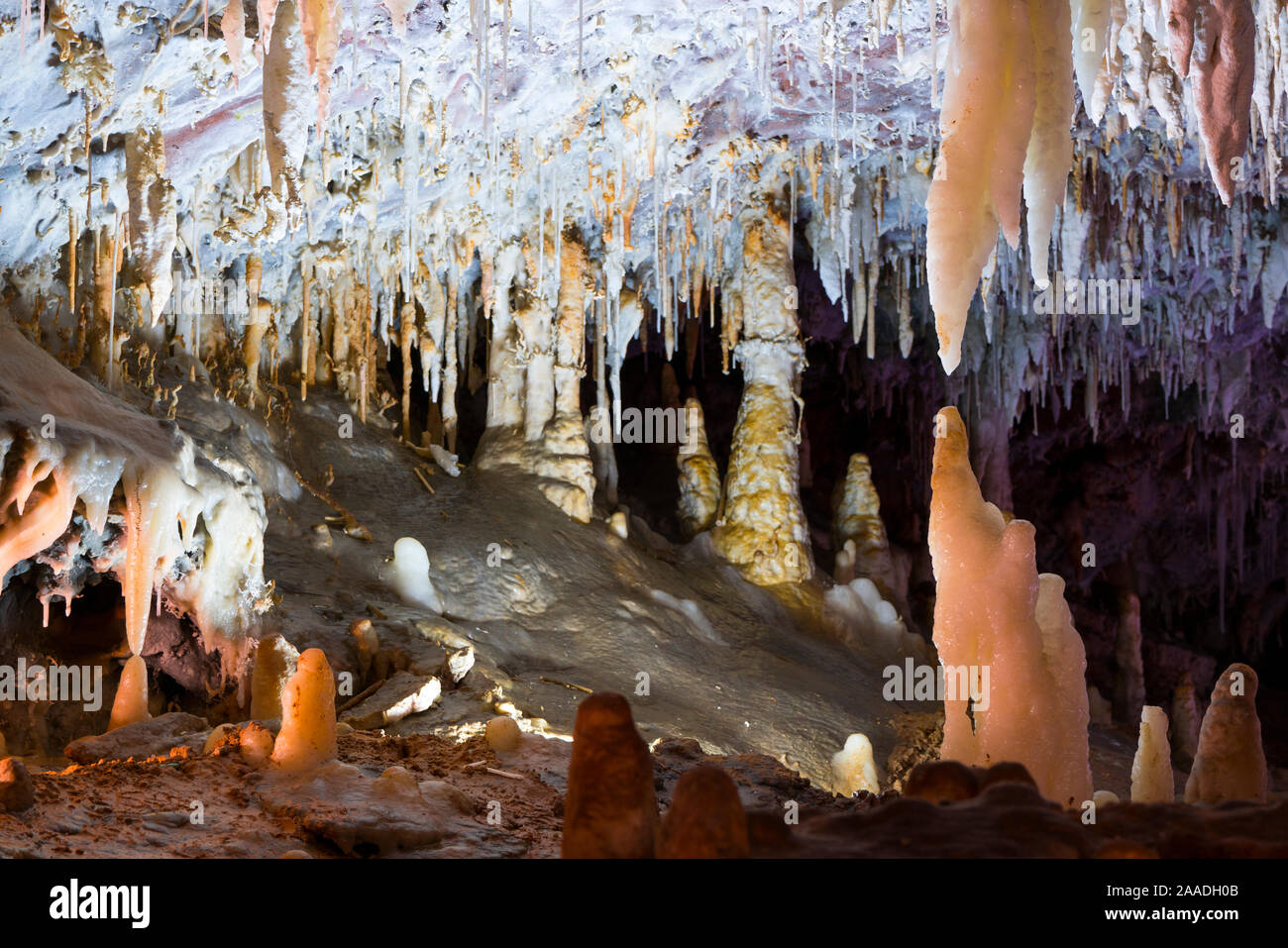 Stalaktiten und Stalagmiten, El Soplao Höhle, Kantabrien, Spanien, Europa Stockfoto