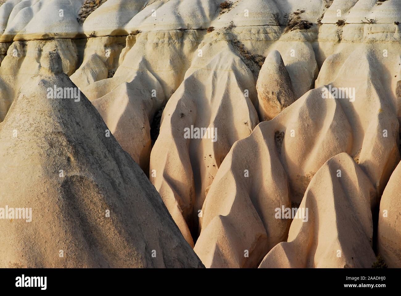 Landschaft, die durch die Erosion Prozess geändert. Goreme National Park und den Felsen von Kappadokien Weltkulturerbe der UNESCO. Die Türkei. Dezember 2006. Stockfoto