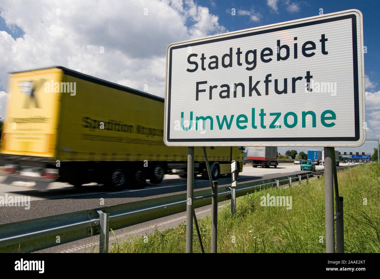 Schild Umweltzone auf der A5, südlich vom Frankfurter Kreuz (kein Pr) Stockfoto