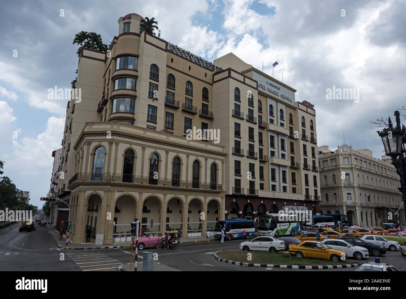 Das 5-stöckige Iberostar Parque Central Hotel befindet sich im Zentrum von Havanna, Kuba, gegenüber dem Parque Central Stockfoto