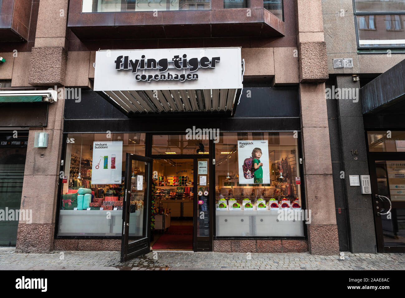 Malmö, Schweden - 28. August 2019: Fassade eines Flying Tiger Kopenhagen store, store Kette, in Malmö, Schweden Stockfoto