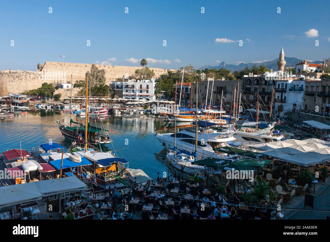 Abend am Hafen von Kyrenia (aka Girne), Nord-Zypern Stockfoto