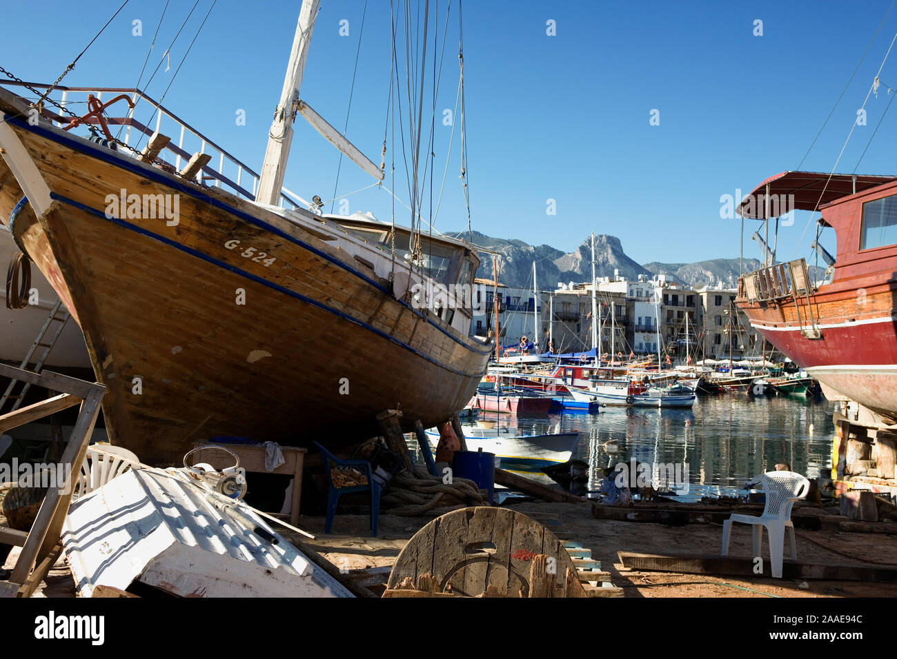Bootswerft und Schiffsbauern': Kyrenia (Girne) Hafen, Nordzypern Stockfoto