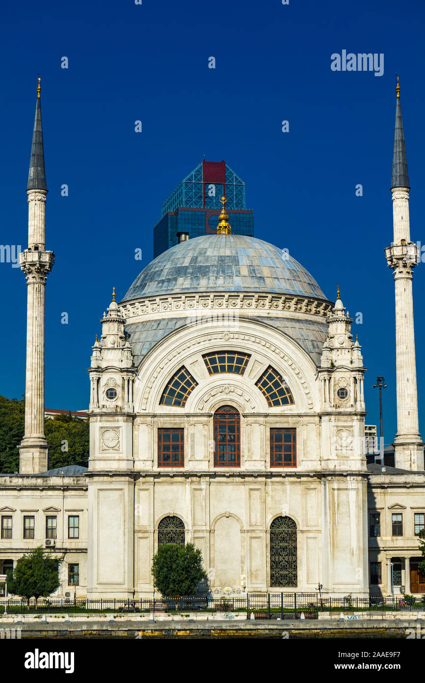 Ortaköy Moschee am Bosporus in Istanbul, Türkei. Diese barocke Revival Architektur Moschee wurde im Jahre 1856 eröffnet. Stockfoto
