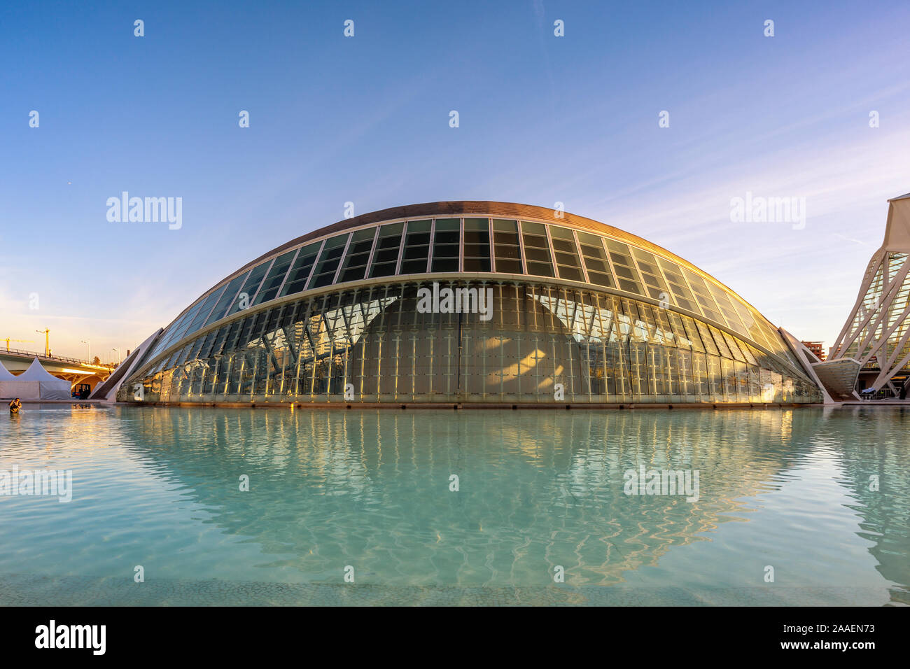 Die HEMISFERIC IMAX-Kino in der Stadt der Künste und Wissenschaften in den frühen Morgen, von Calatrava, Valencia, Spanien, für Stockfoto