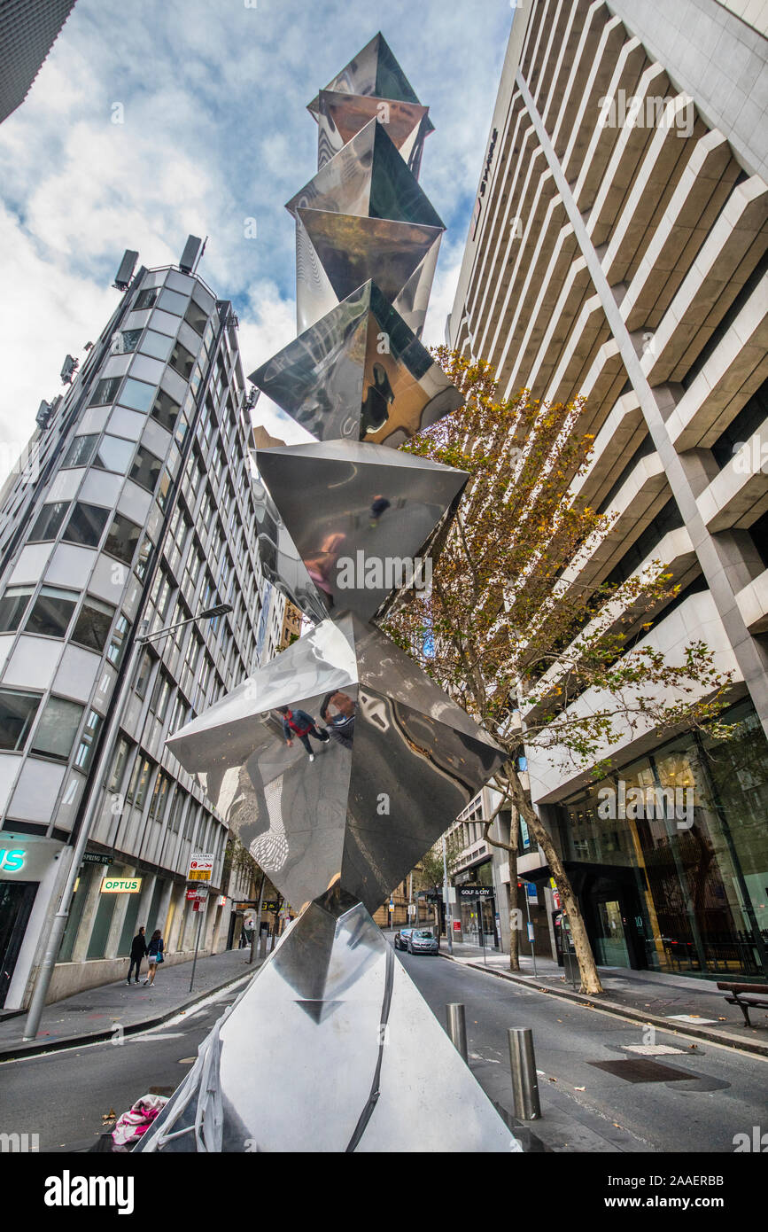 Die dobell Memorial Skulptur erinnert an gefeiert Querformat und Hochformat Künstler William Dobell; Spring Street, Sydney CBD, New South Wales, Austra Stockfoto