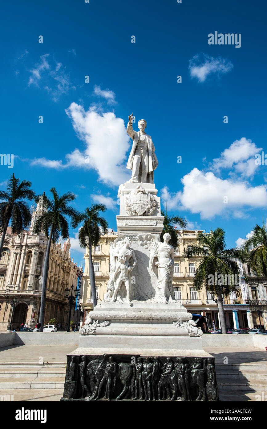 Denkmal der berühmten kubanischen Dichter, Schriftsteller, nationalistischen Führer José Martí in Parque Central zu ehren, die Altstadt von Havanna Stockfoto