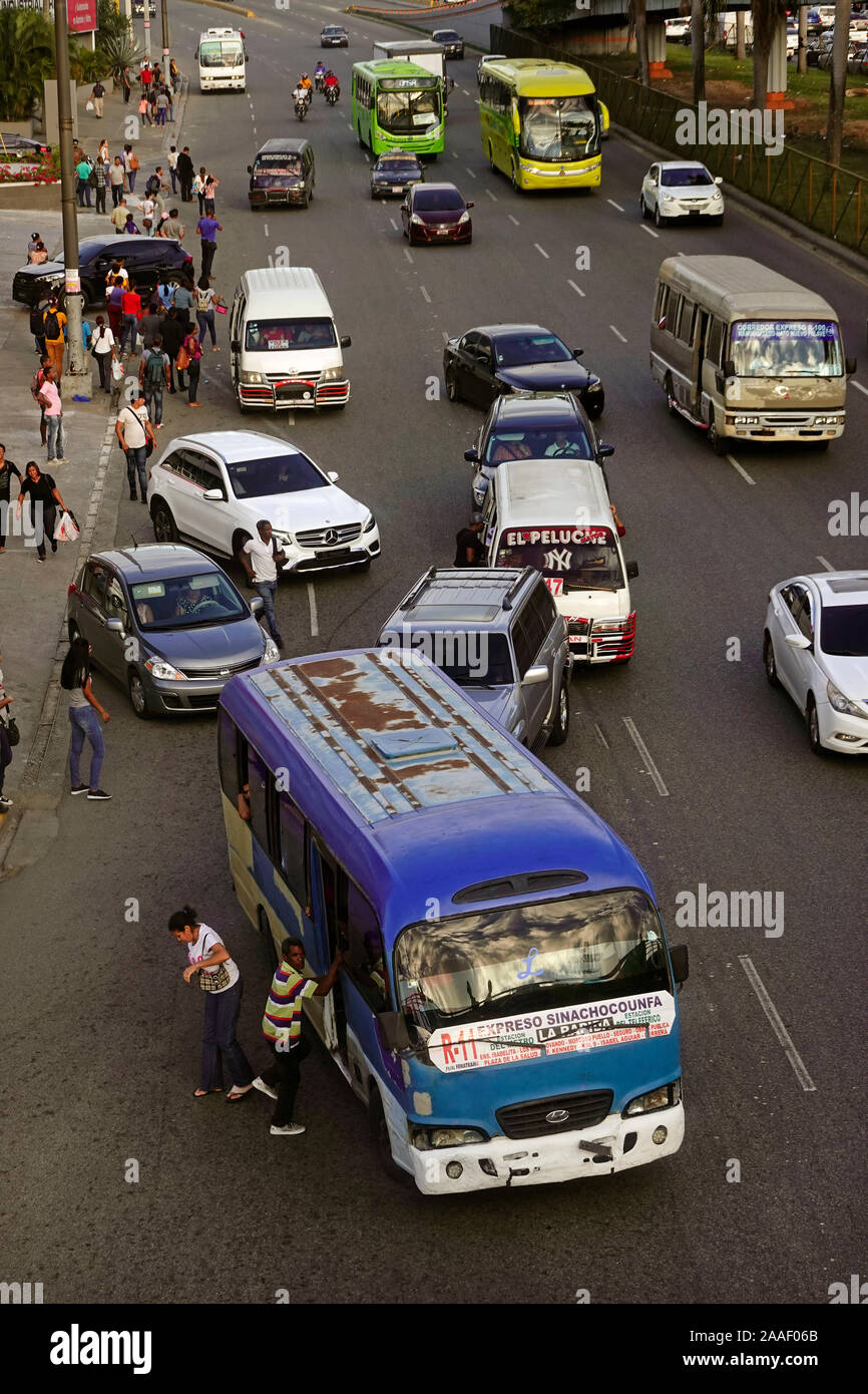 Autobahn Verkehr Santo Domingo Dominikanische Republik Stockfotografie Alamy