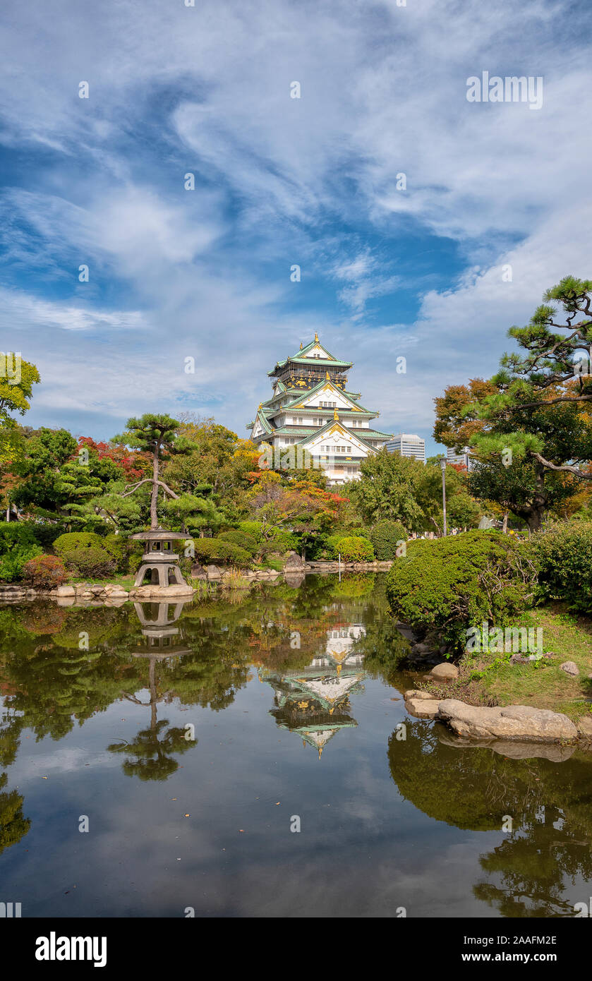 Burg von Osaka im Herbst, Japan Stockfoto