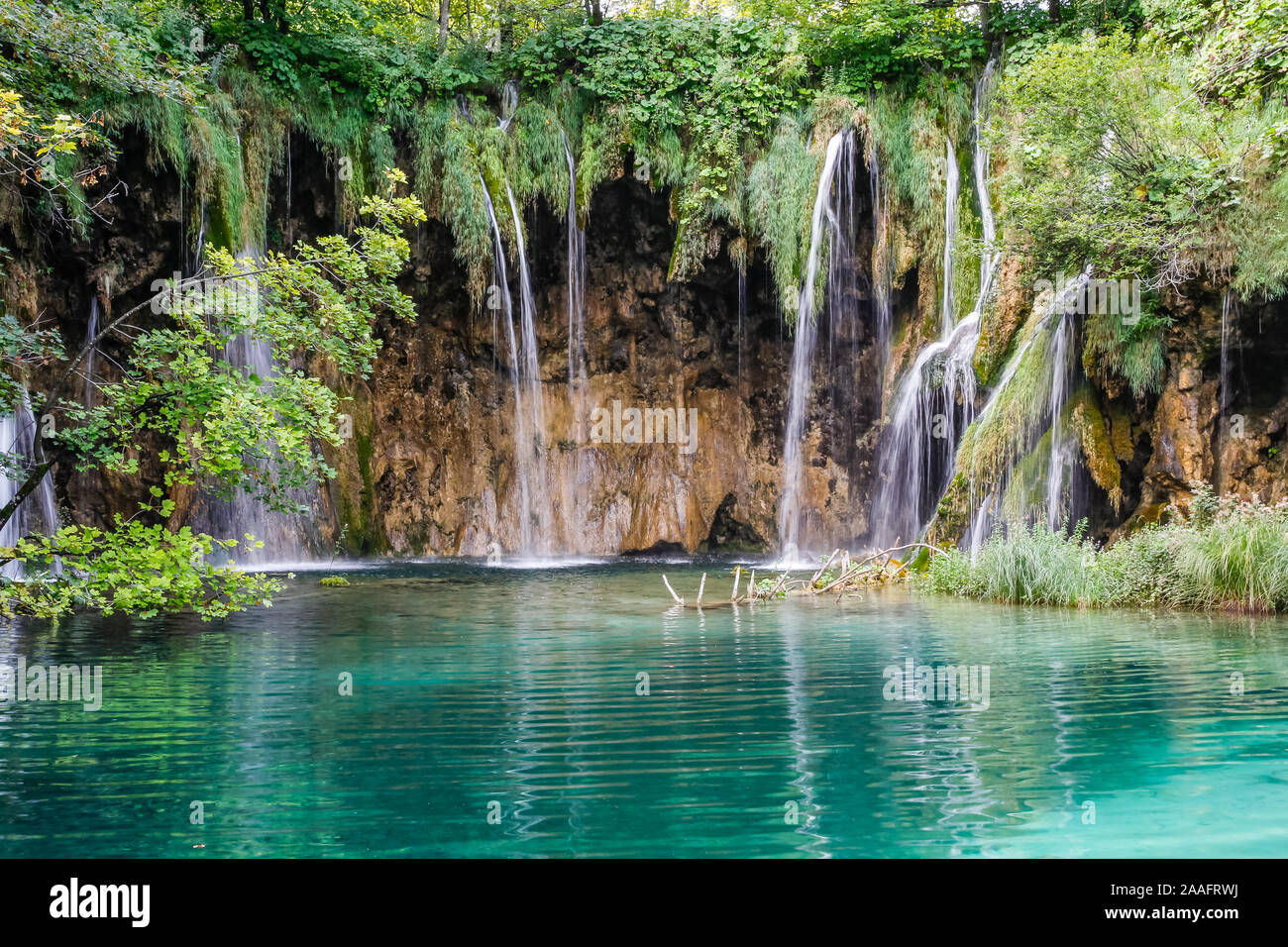 Kroatien. Mittel Kroatien. Nationalpark Plitvicer Seen. Wasserfall im Nationalpark Plitvicer Seen. Stockfoto