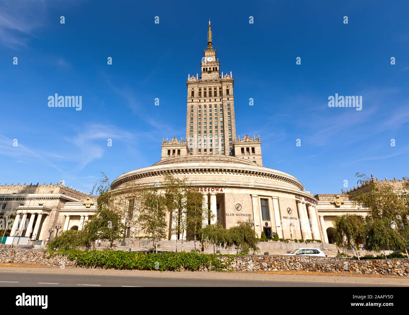 Fotos in der Hauptstadt von Polen Warschau auf einem hellen, sonnigen Tag im August getroffen Stockfoto