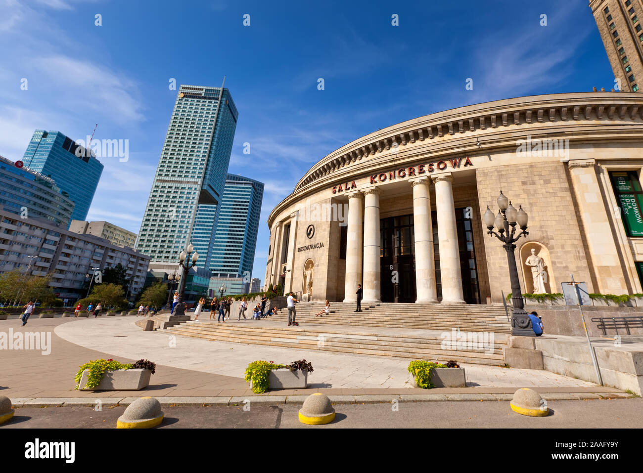 Fotos in der Hauptstadt von Polen Warschau auf einem hellen, sonnigen Tag im August getroffen Stockfoto
