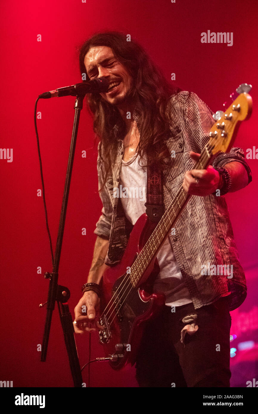 Fontaneto d'Agogna Italien. 21. November 2019. Die englische Rockband HOLLOWSTAR führt live auf der Bühne am Phänomen Eröffnung der Show von Skid Row. Stockfoto