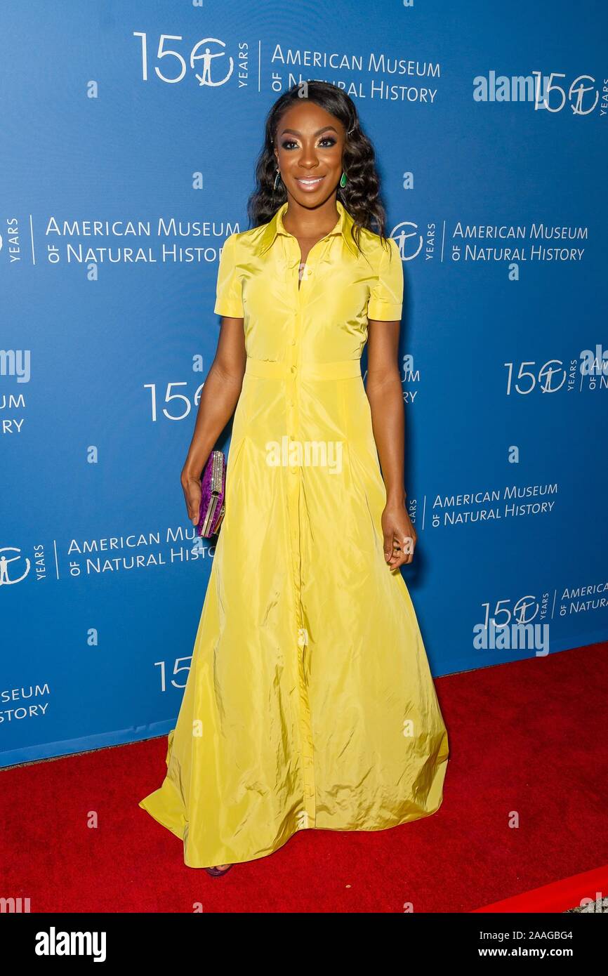 New York, NY, USA. Nov, 2019 21. Ego Nwodim in der Ankunftshalle für American Museum of Natural History 2019 Museum Gala, American Museum of Natural History, New York, NY 21. November 2019. Credit: Jason Smith/Everett Collection/Alamy leben Nachrichten Stockfoto