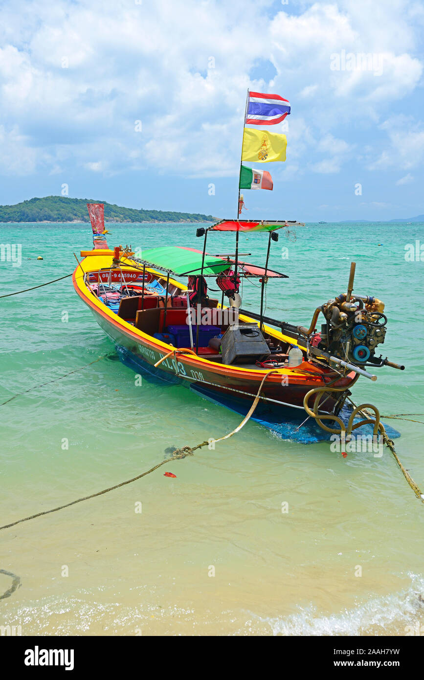 Typische Longtailboote, Rawai Beach, Phuket, Thailand Stockfoto