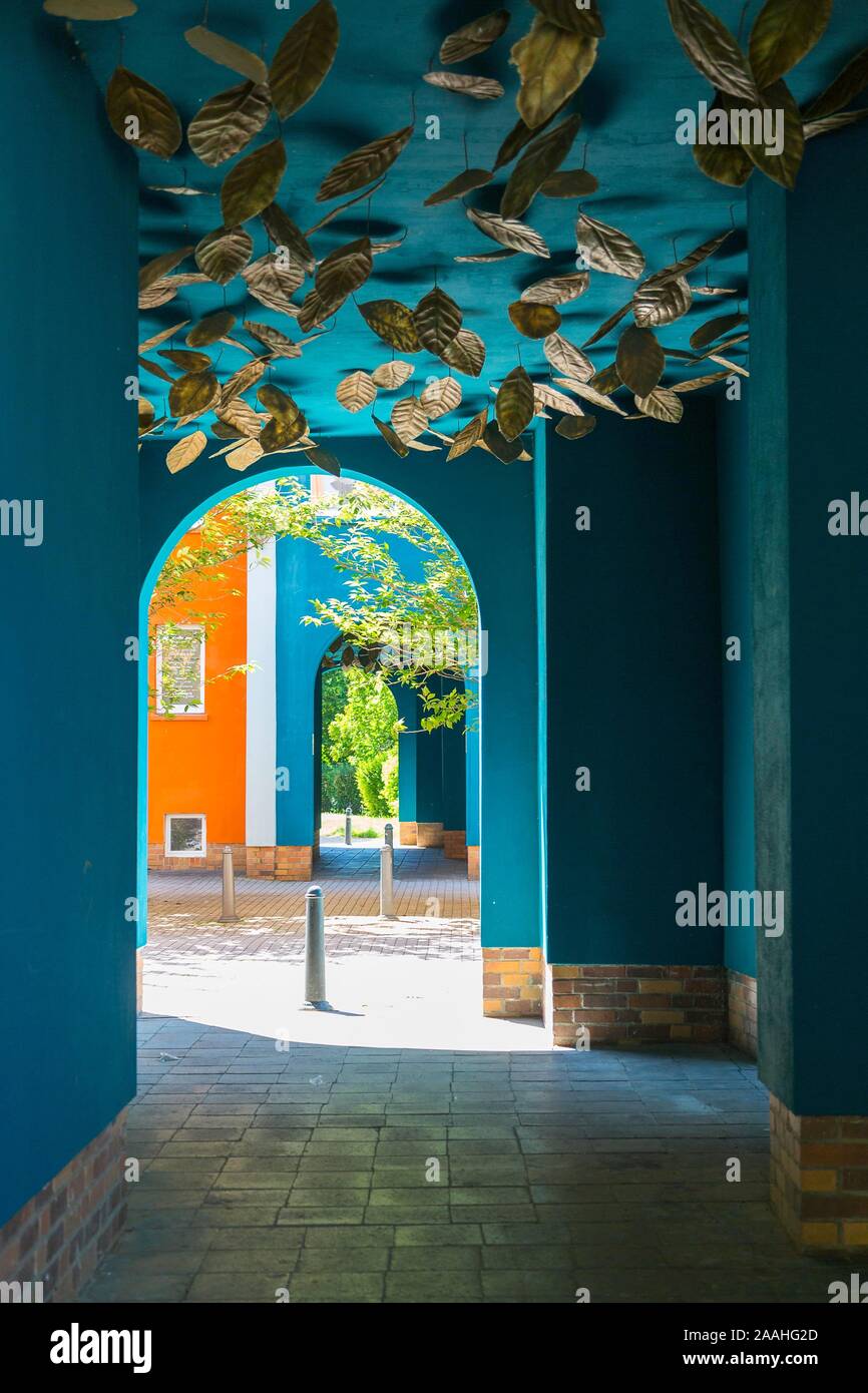 Künstlerisch gestaltete Decke in einem Haus Passage, Künstler Viertel Mandauer Glanz, Zittau, Sachsen, Deutschland Stockfoto
