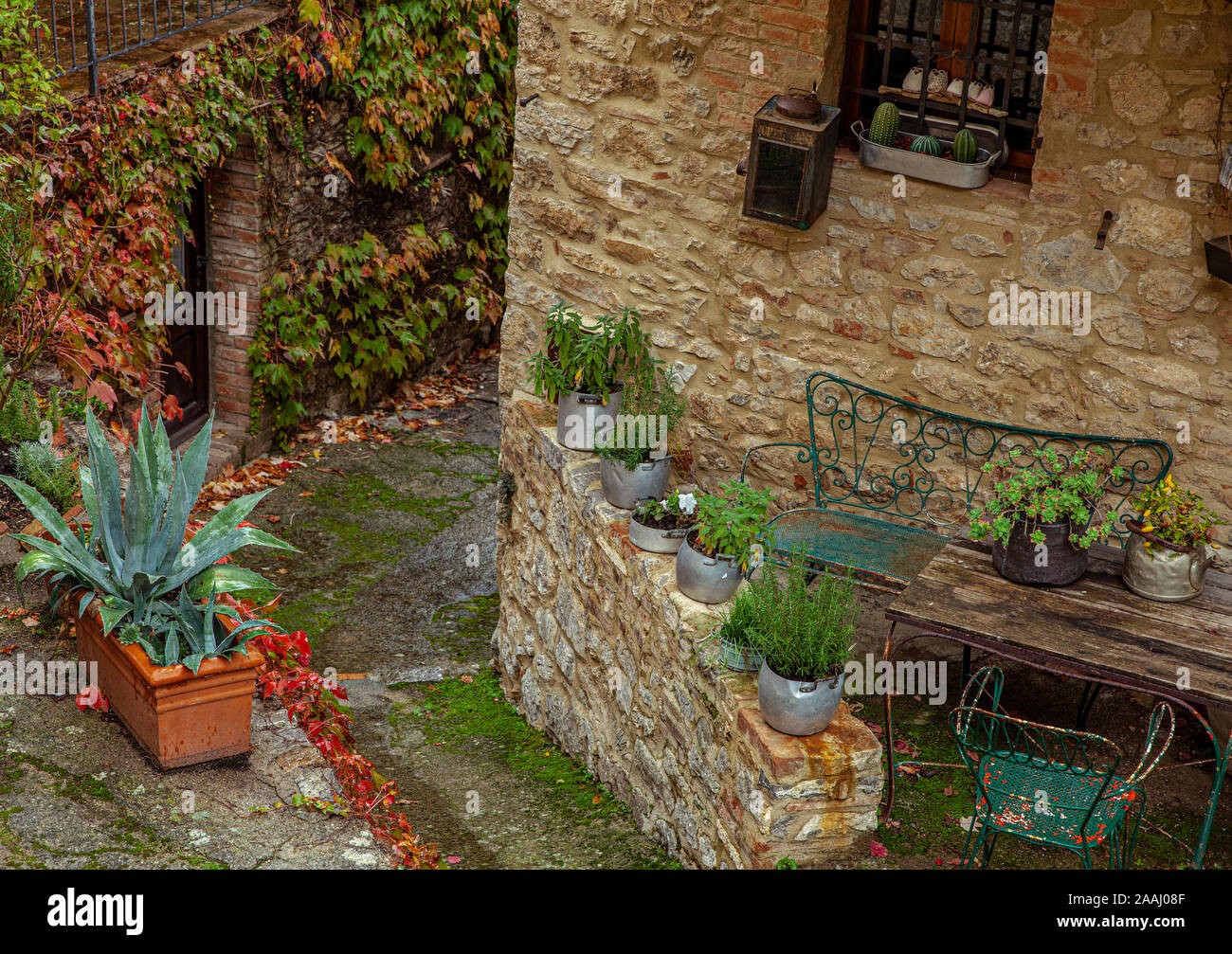 Detailansicht der toskanischen Stil Leben im mittelalterlichen Dorf Rocca d'Orcia Toskana Italien Stockfoto