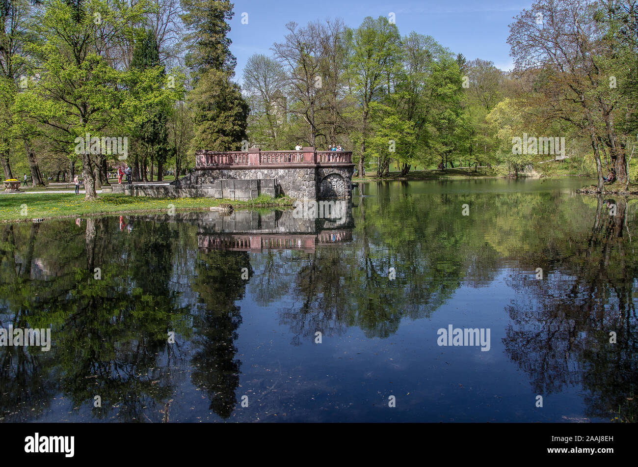 Schloss Matzen ist eine historische österreichische Schloss in Tirol in der Nähe der Niederlassung der Zillertaler im Inntal. Stockfoto