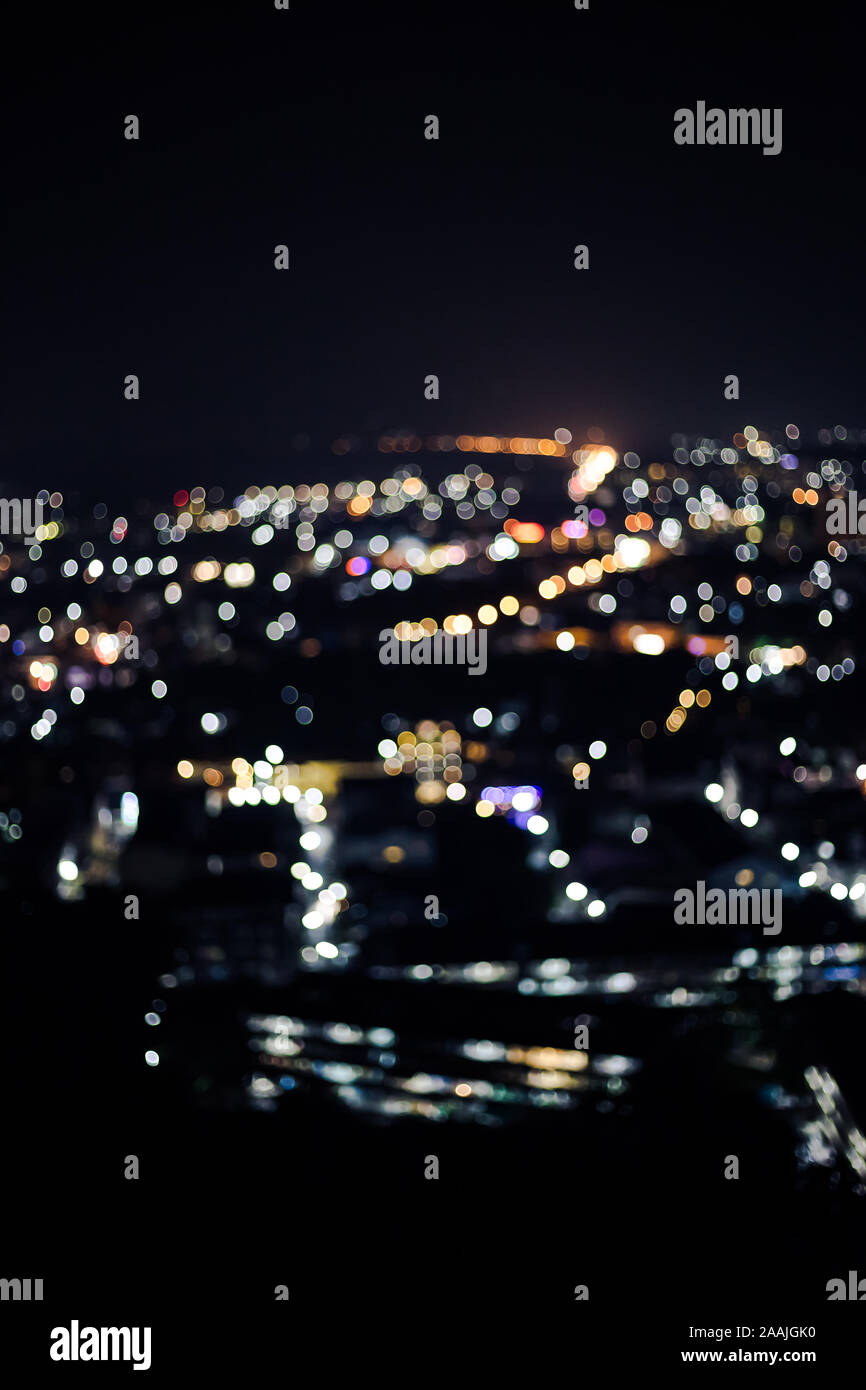 Blur city scape Ansicht vertikal mit Tonen Stockfoto