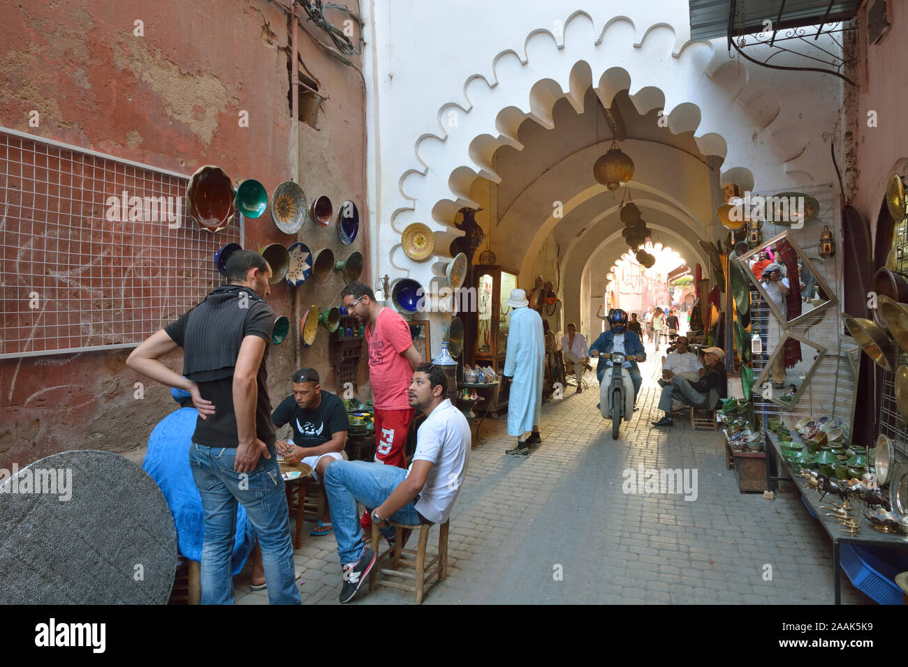 Das Leben auf der Straße in der Medina von Marrakesch. Marokko Stockfoto