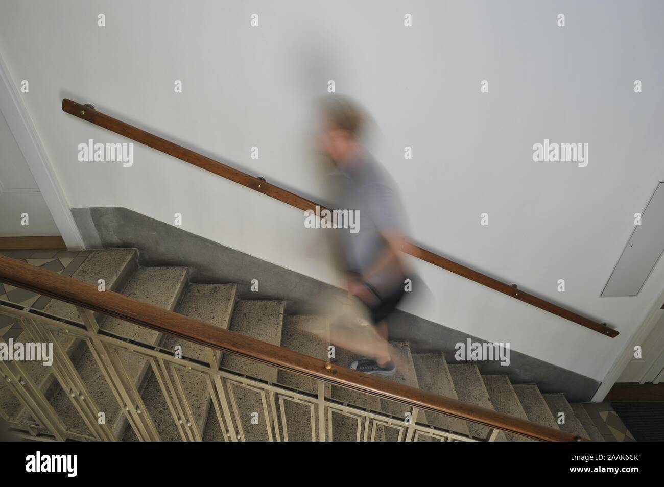 Treppensteigen - Treppensteigen Stockfoto