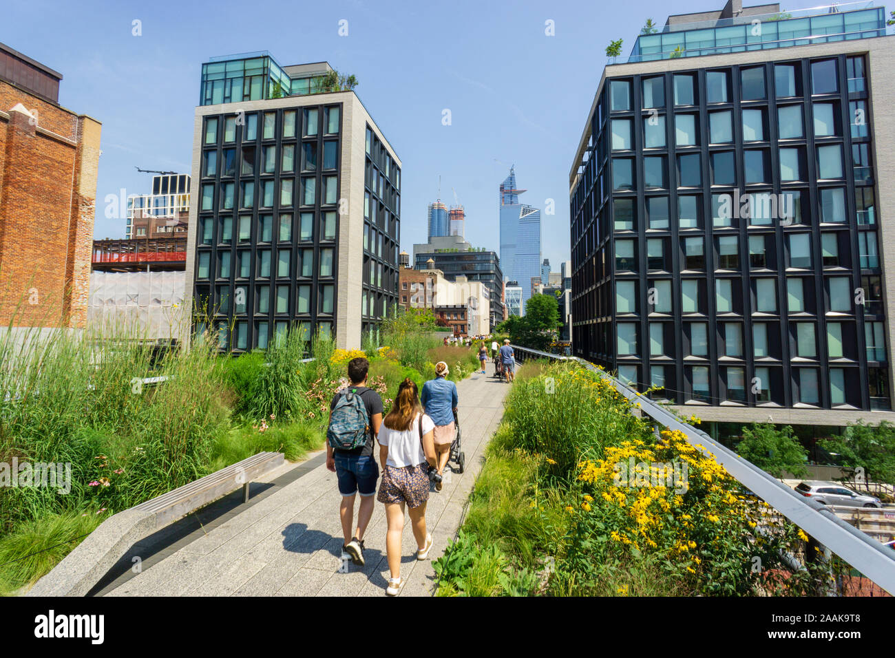 New York, USA - 20. August 2018: die Menschen zu Fuß auf die High Line Park. Stockfoto