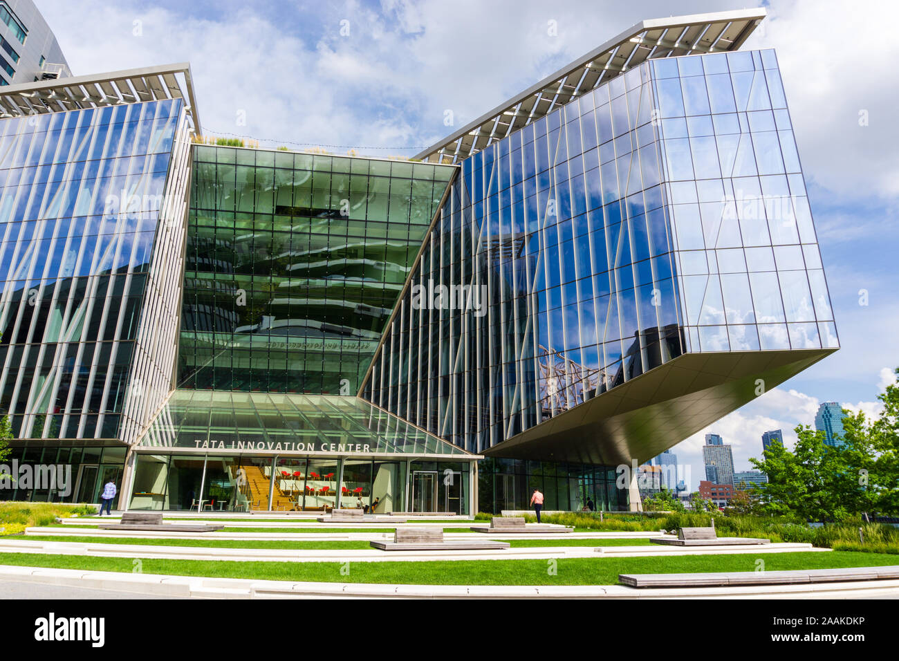 New York, USA - 20. August 2018: Tata Innovation Center an der Cornell Tech Campus auf Roosevelt Island in New York. Stockfoto