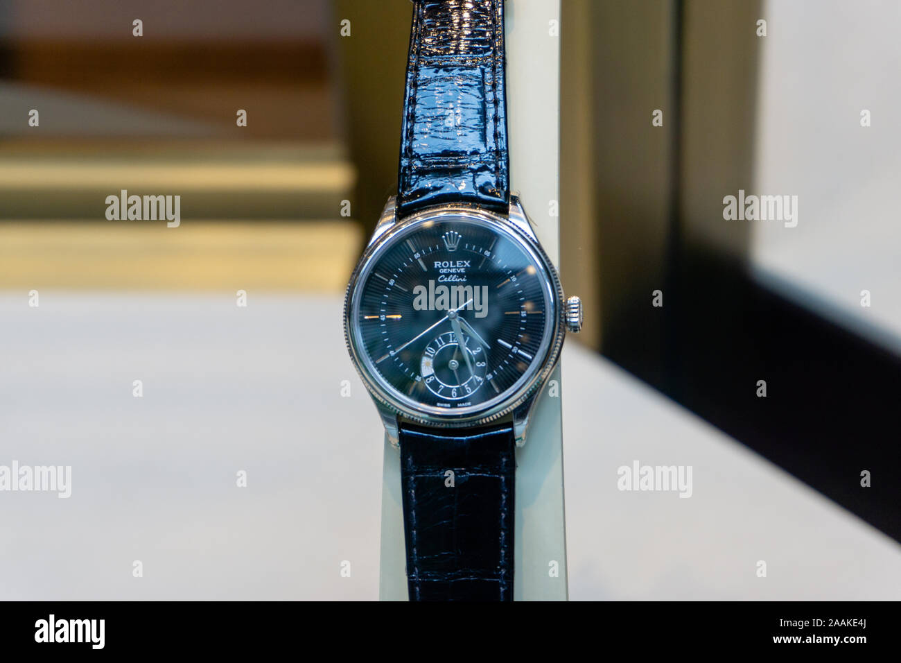 NEW YORK, USA - 20. AUGUST 2018: Rolex Luxusuhren zum Verkauf im Shop Fenster aufzurufen. Stockfoto