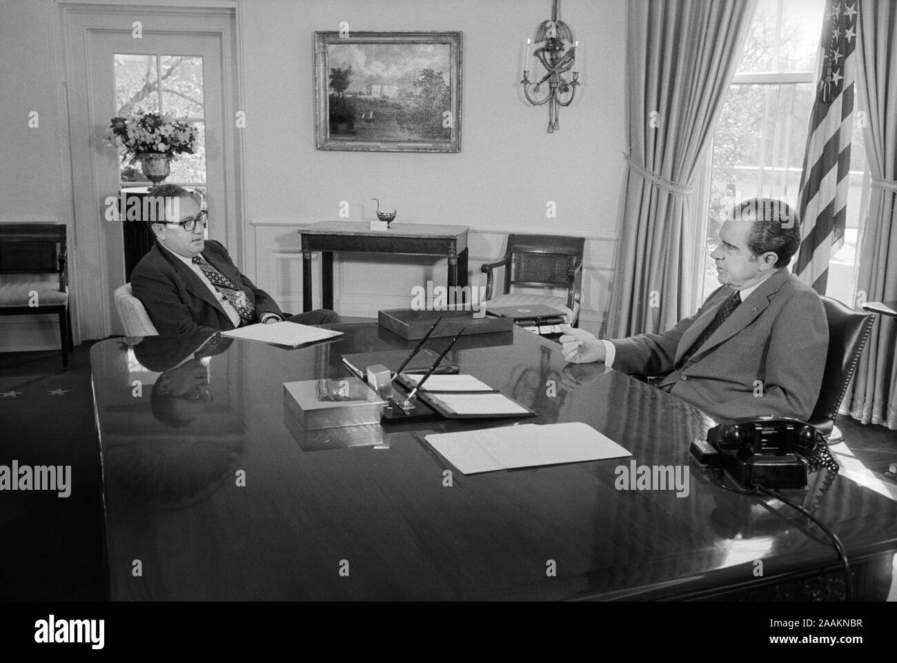 Außenminister Henry Kissinger Treffen mit US-Präsident Richard Nixon, White House, Washington, D.C., USA, Foto: Marion S. Trikosko, 22. März 1974 Stockfoto