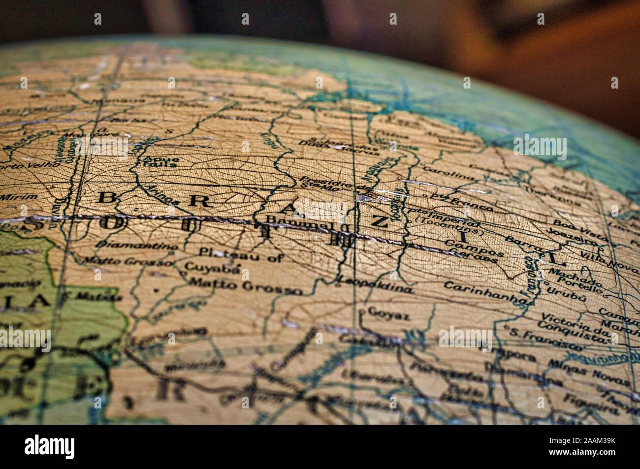 Eine Karte von Brasilien auf einem Globus antik Stockfotografie - Alamy