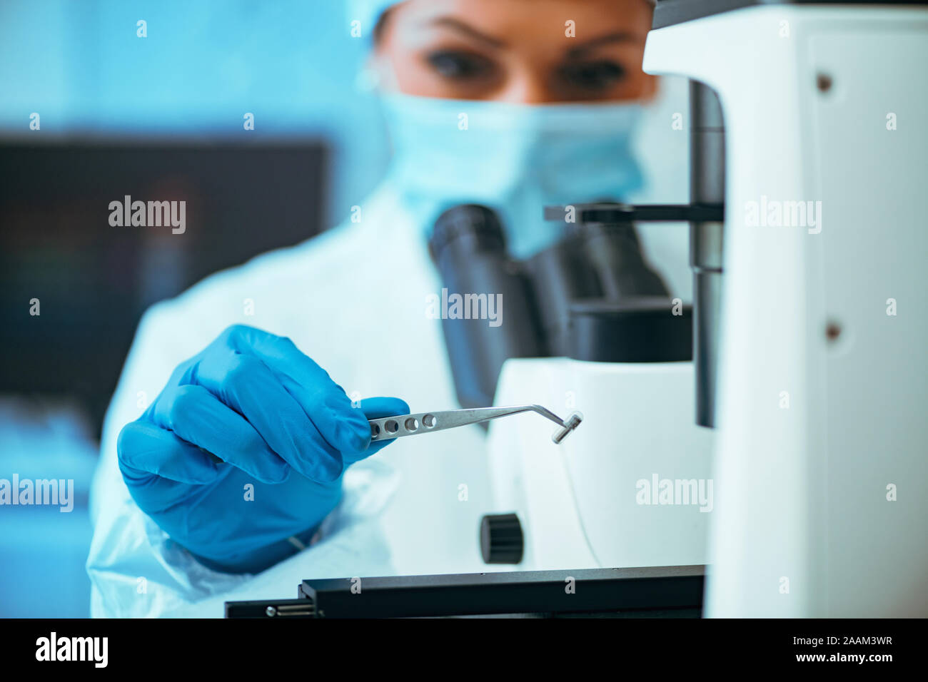 Neue medizinische Technologie Chip implantieren. Stockfoto