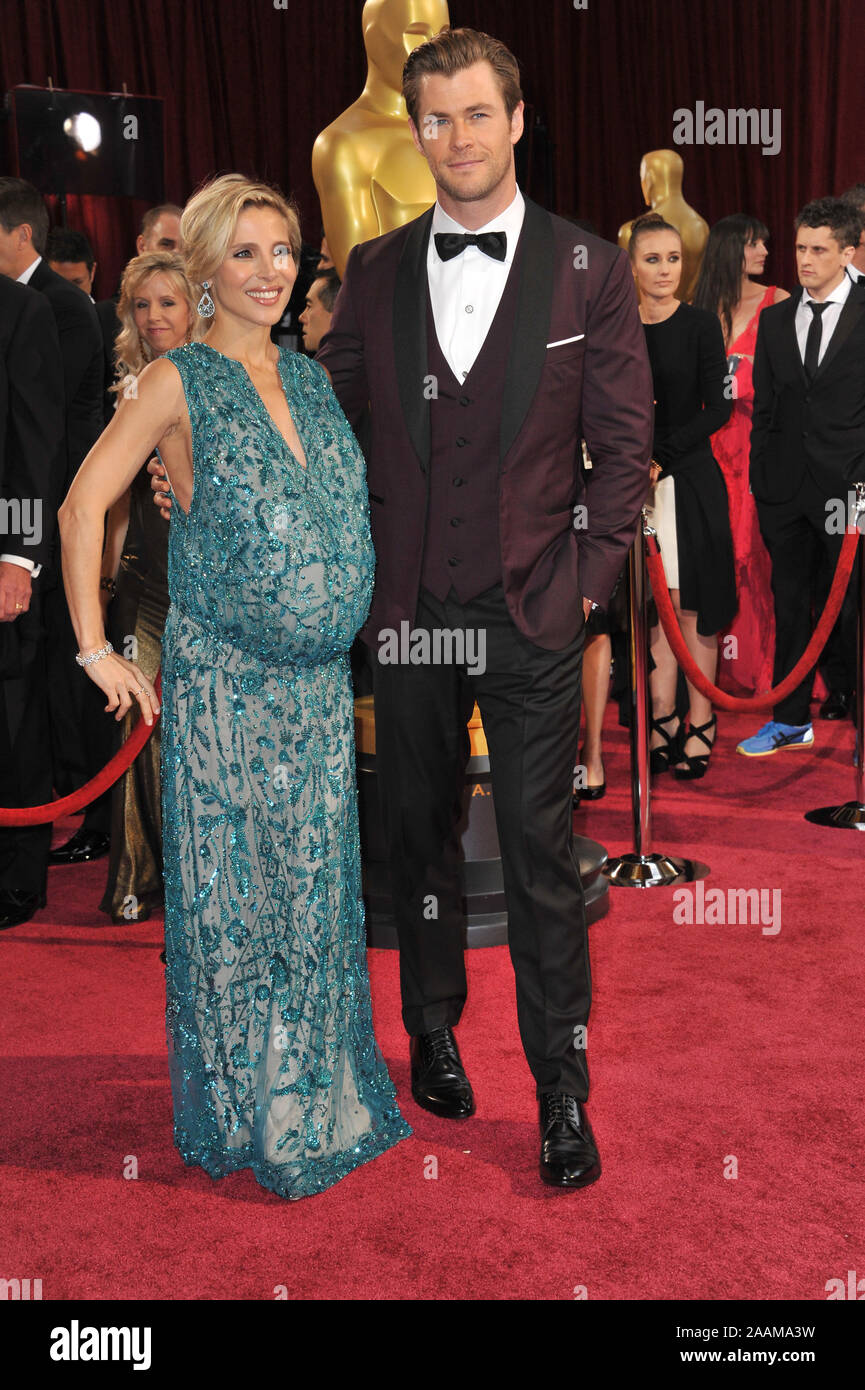 LOS ANGELES, Ca - 2. MÄRZ 2014: Chris Hemsworth & Elsa Pataky am 86. jährlichen Academy Awards im Hollywood & Highland Theater, Hollywood. © 2014 Paul Smith/Featureflash Stockfoto