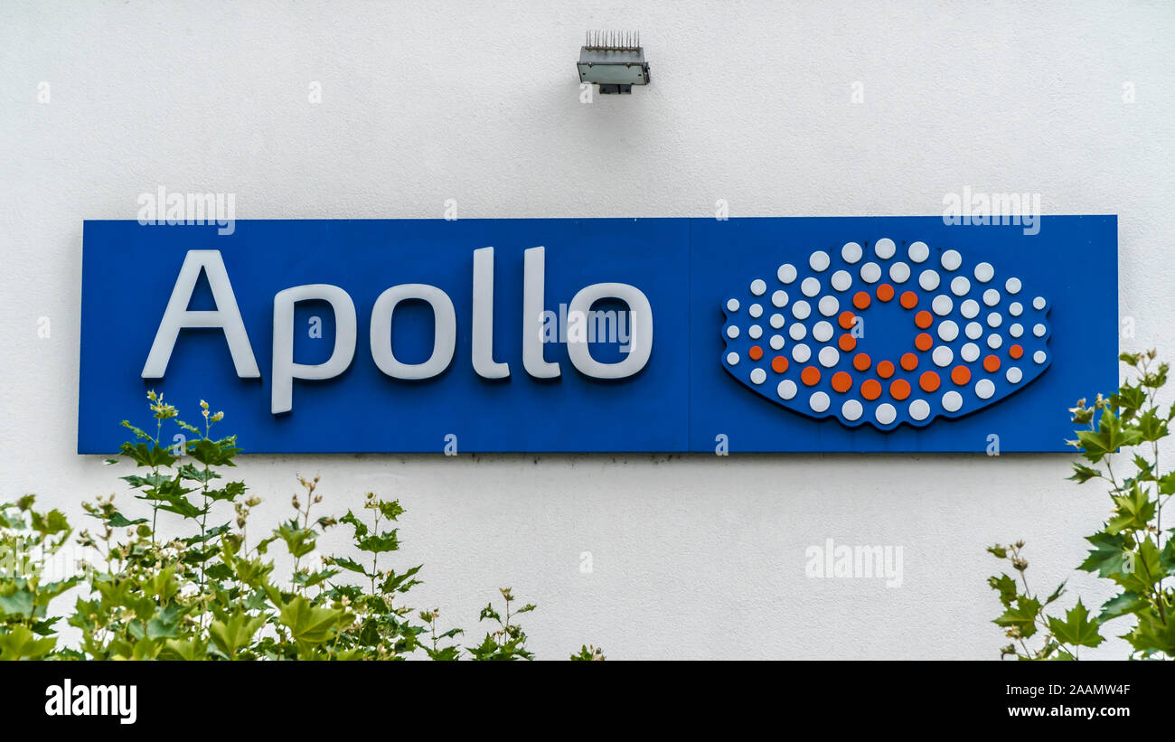WETZLAR, DEUTSCHLAND 5. OKTOBER APOLLO-Optik Optik ist ein deutsches Unternehmen, das sich auf den Einzelhandel eyewear. Es ist die größte Optik Unternehmen in Europa. Stockfoto
