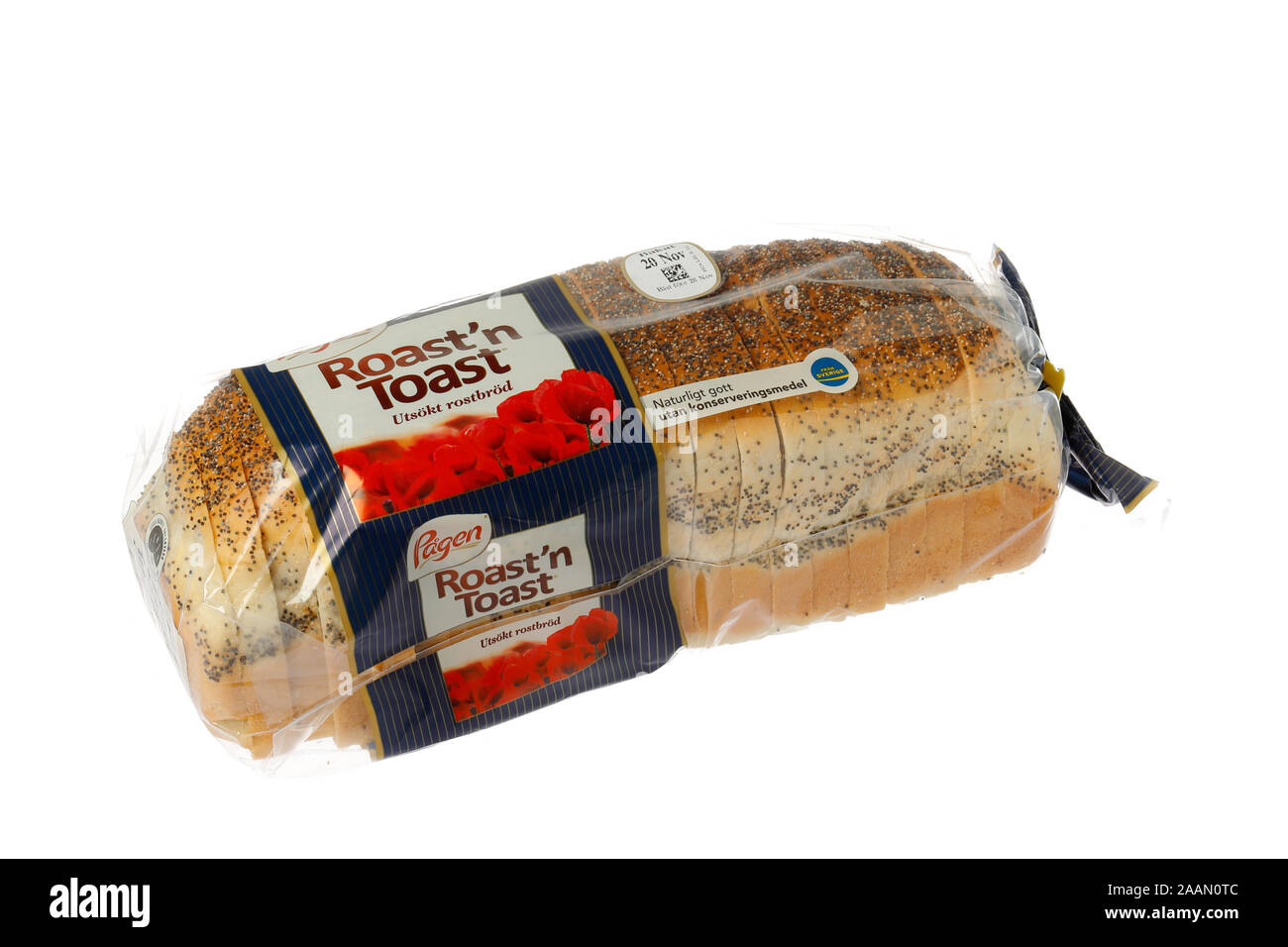 Stockholm, Schweden - 22. November 2019: eine Plastiktüte mit toastscheiben Brot produziert von Pagen auf weißem Hintergrund. Stockfoto