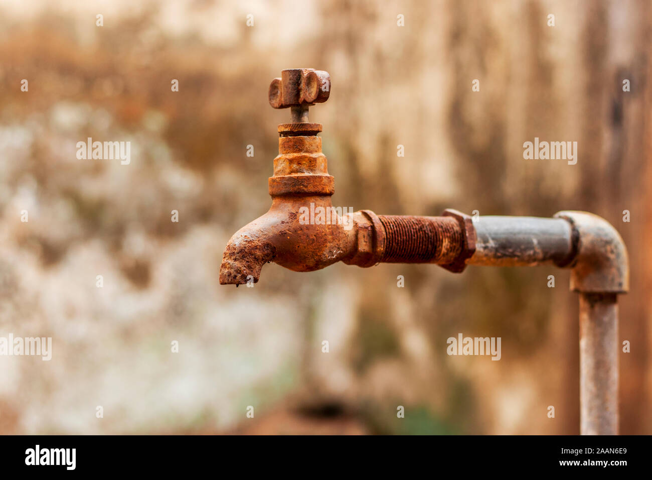 Bild eines leeren und trocken Leitungswasser, weil der riesige Wasser Krise in Indien und Weltweit Stockfoto