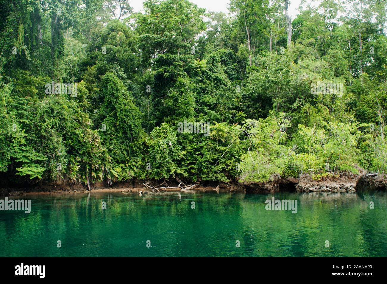 Malerischer Blick auf Passage chanel zwischen Gam und Insel Waigeo, Raja Ampat, West Papua Indonesien. Stockfoto