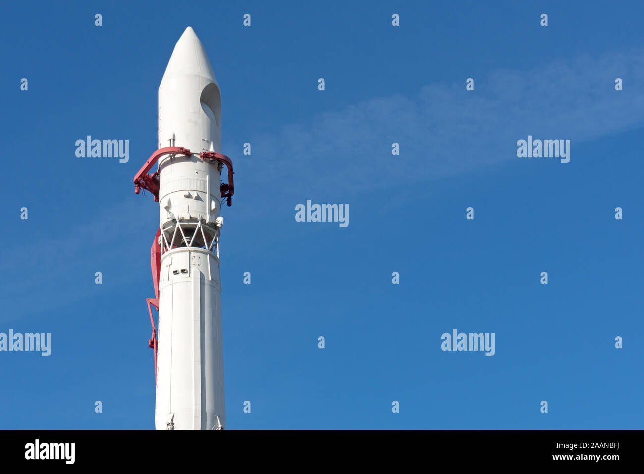 Russische Rakete Wostok auf Plattform Stockfoto