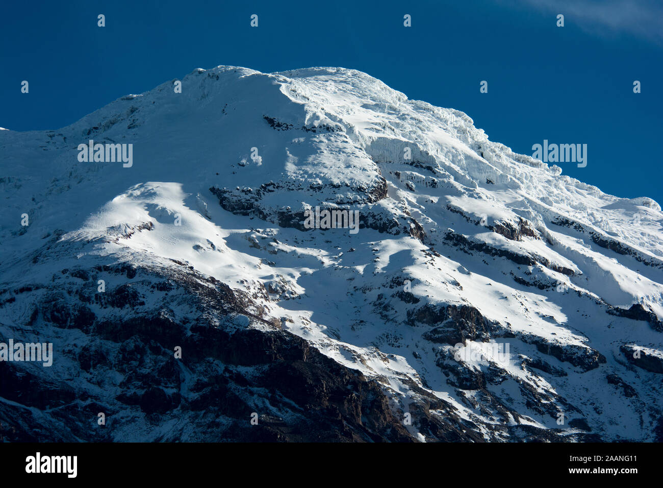 6263 Meter hohe, eisbedeckten Vulkan Chimborazo der höchste Berg in Ecuador. Stockfoto