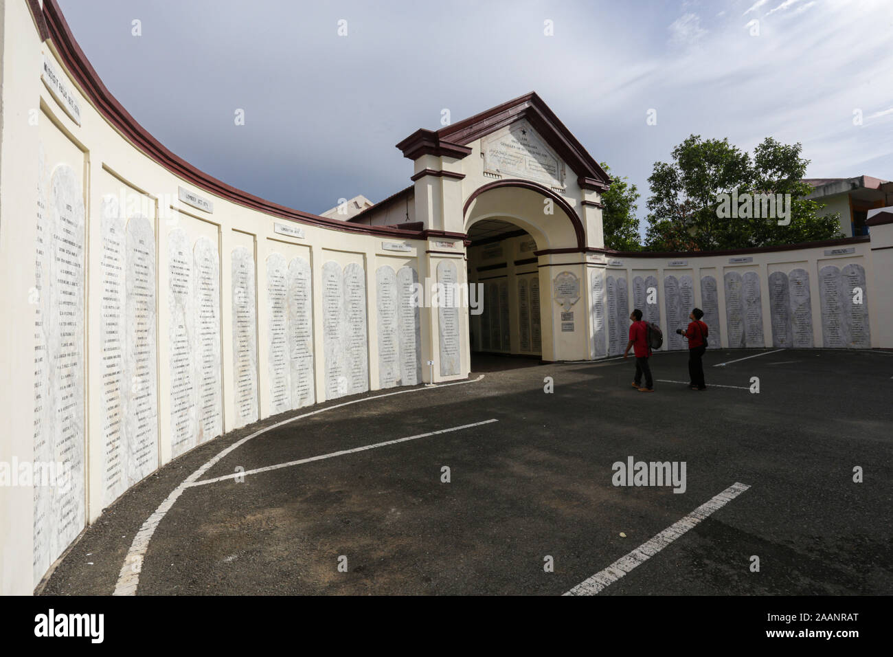 Niederländische Kerkhoff Poucut Friedhof, der Niederländischen Soldatenfriedhof in der Nähe von Banda Aceh entfernt neben dem Aceh Tsunami Museum. Stockfoto