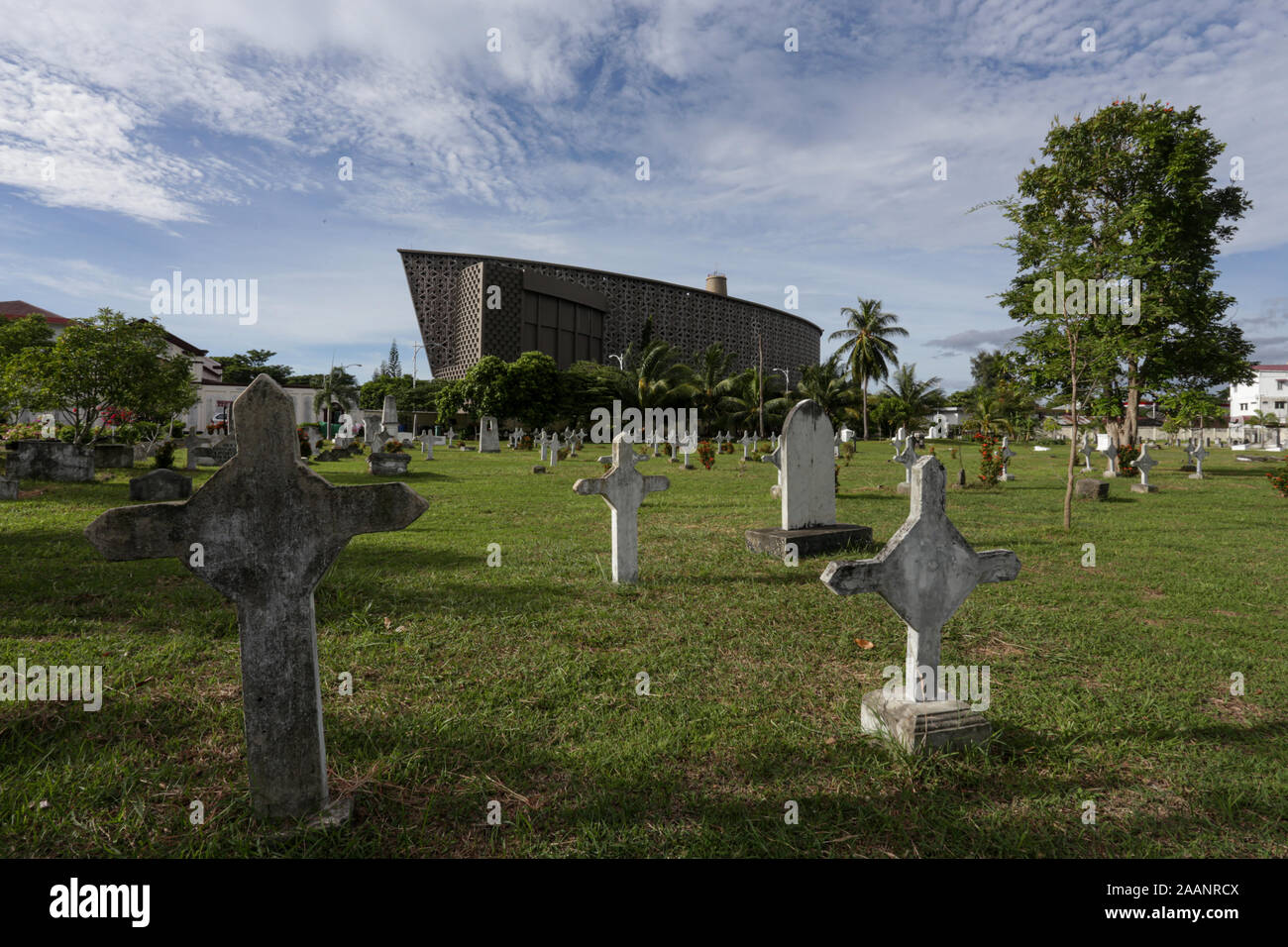 Niederländische Kerkhoff Poucut Friedhof, der Niederländischen Soldatenfriedhof in der Nähe von Banda Aceh entfernt neben dem Aceh Tsunami Museum. Stockfoto