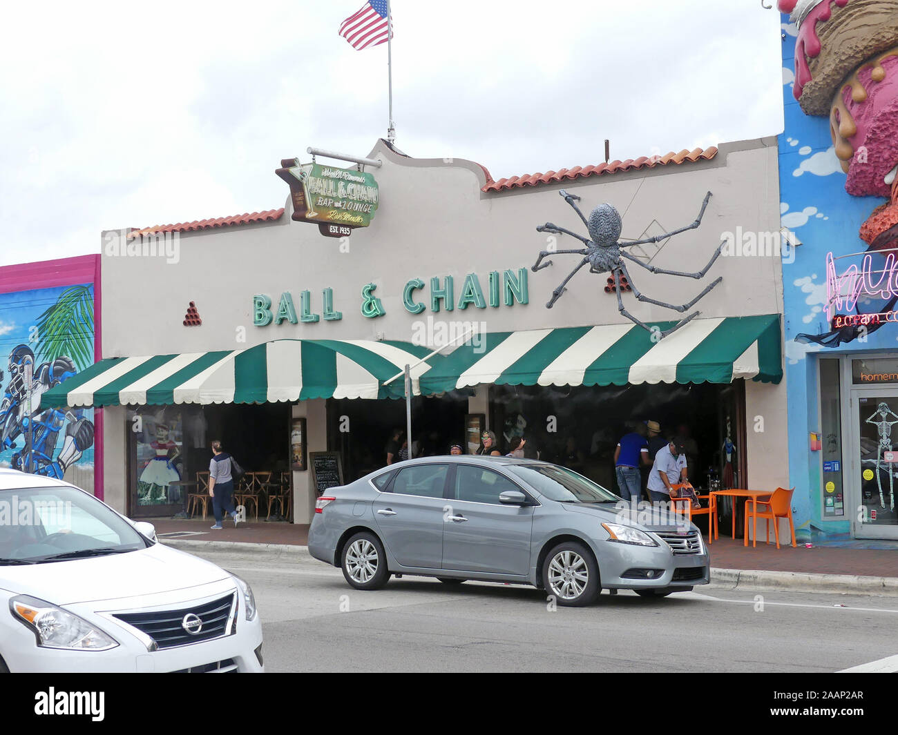 BALL & CHAIN Bar auf der 8th Street, Miami, Florida. Foto: Tony Gale Stockfoto