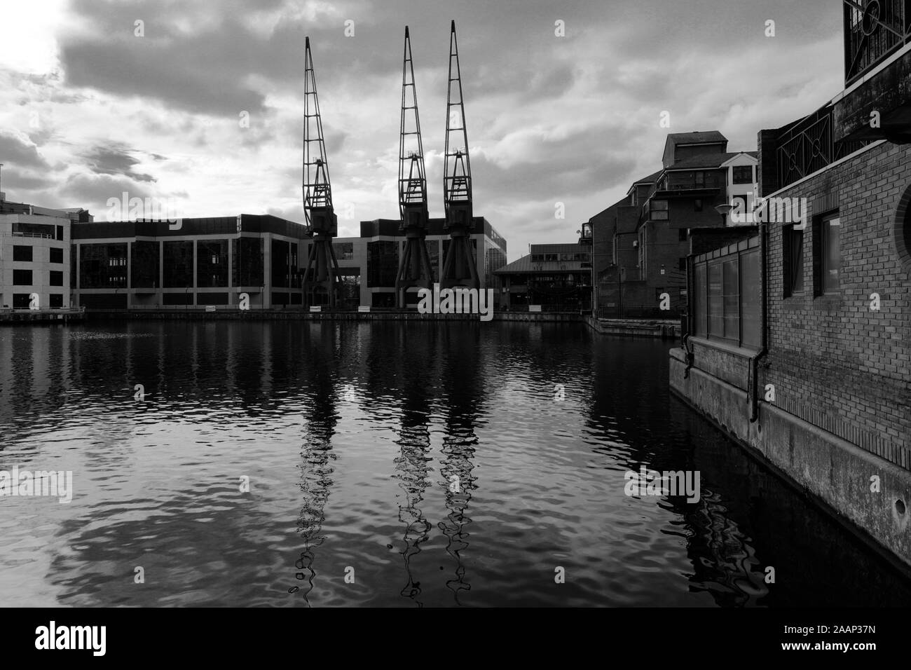 Blick auf innere Millwall Dock, Canary Wharf, Isle of Dogs, London City, England, Großbritannien Stockfoto